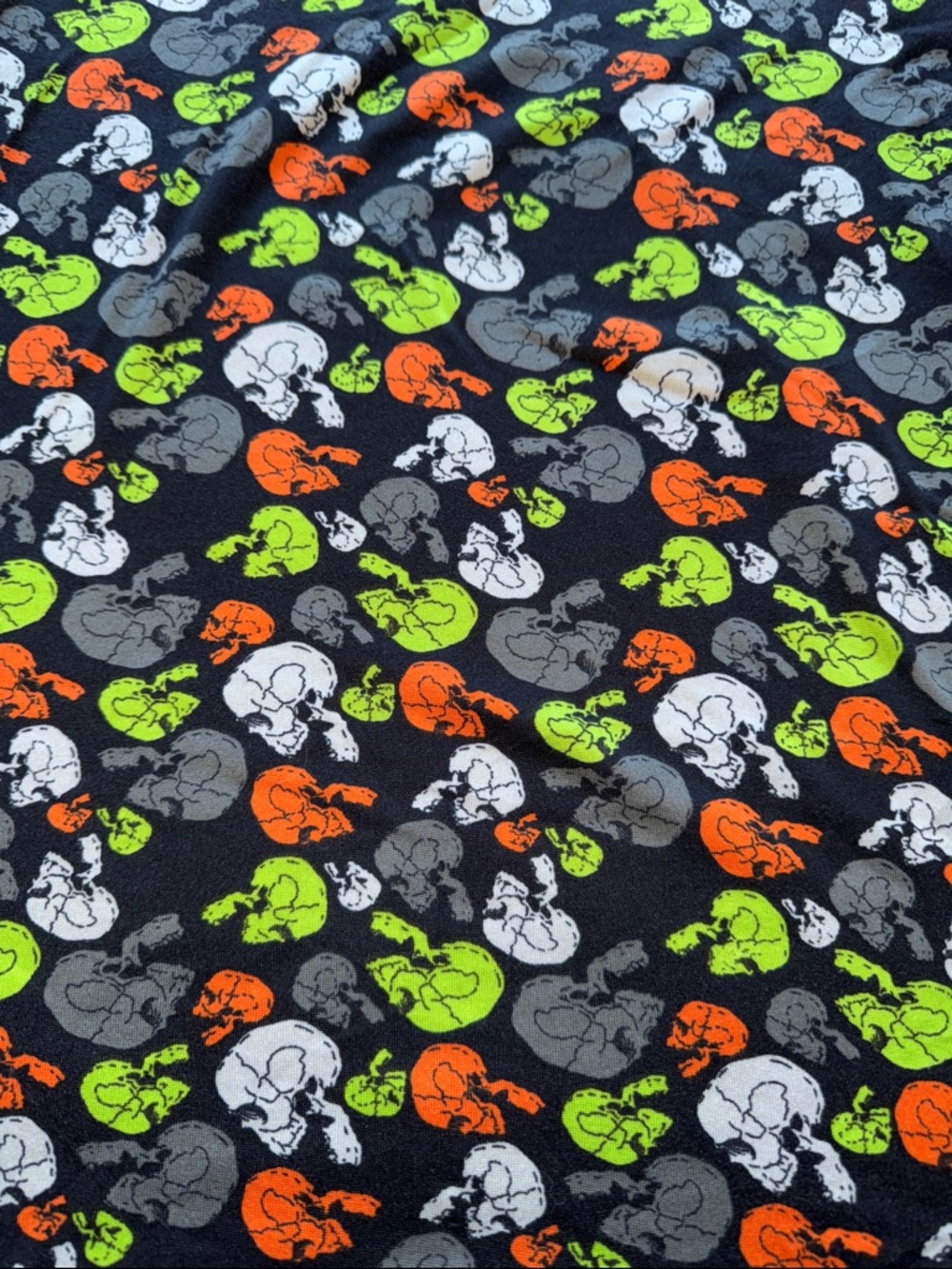 MAKE OFFER! Men's Black Short Sleeve Skull-Print Tee t-shirt Neon Accents Sm/Md